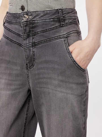 TAIFUN Tapered Jeans in Grau