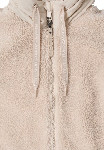 CECIL Between-Seasons Coat in White