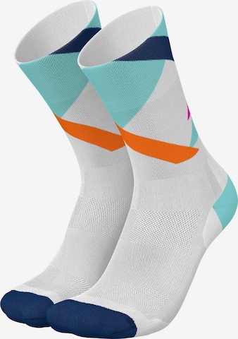 INCYLENCE Athletic Socks 'STRIKES' in White: front