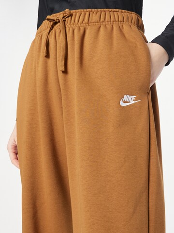 Nike Sportswear Широка кройка Панталон в кафяво