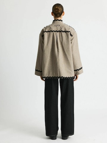 Résumé Přechodná bunda ' DarcyRS ' – béžová