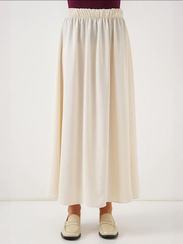 Bigdart Skirt in White