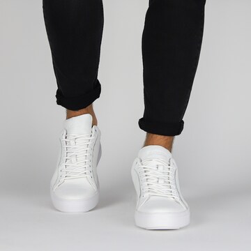 BLACKSTONE Sneakers laag 'Mitchell PM56' in Wit
