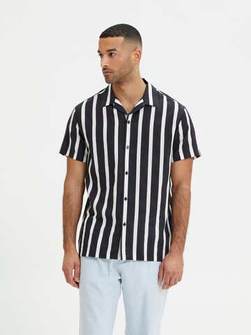 SELECTED HOMME - Comfort Fit Camisa 'REGAIR' em preto: frente