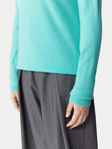 GOBI Cashmere Trui 'Women's Essential Cashmere Crewneck Sweater' in Blauw