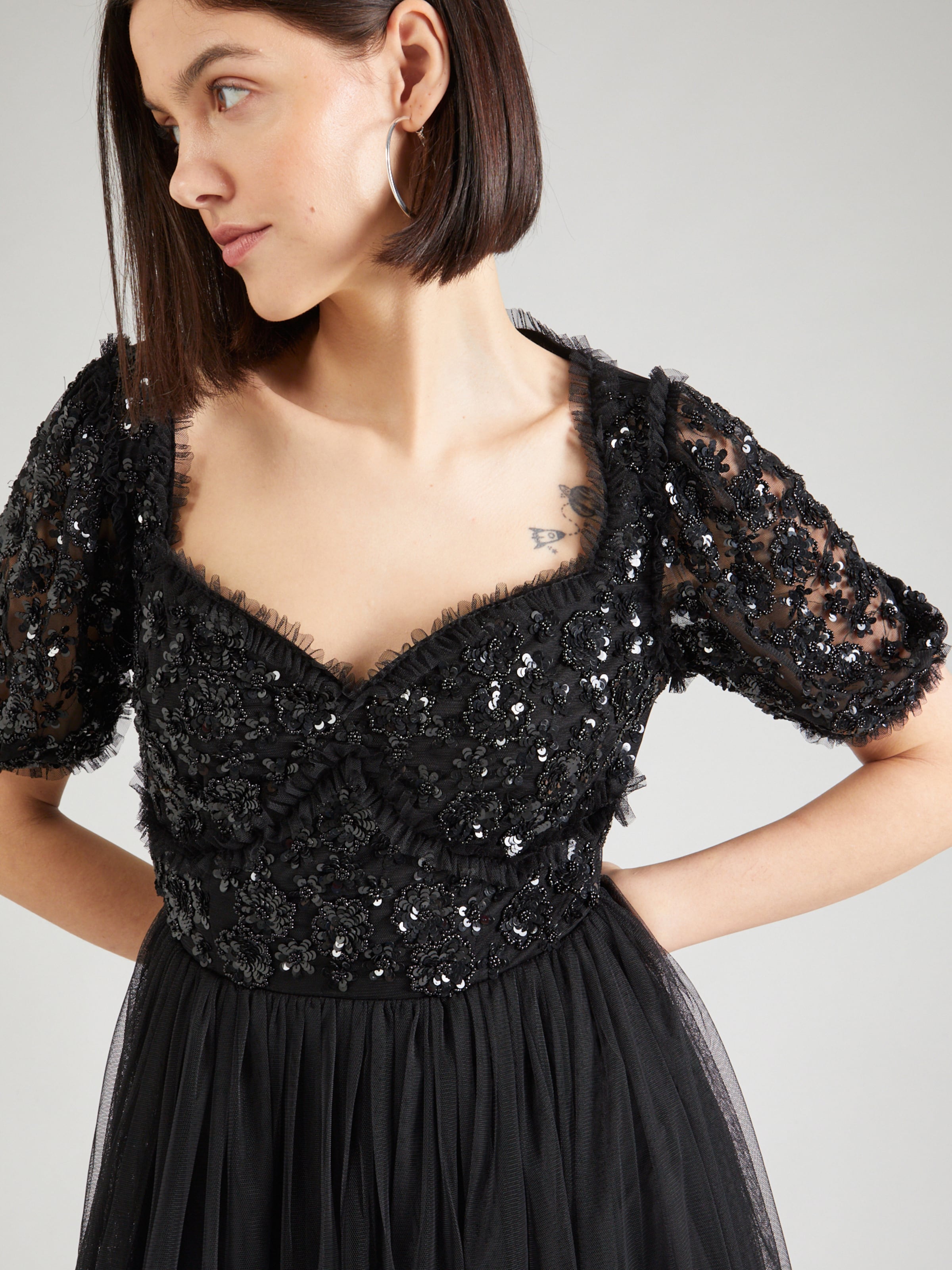 Robe Maya Deluxe en Noir ABOUT YOU