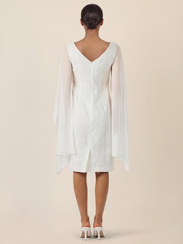APART Kleid in Beige