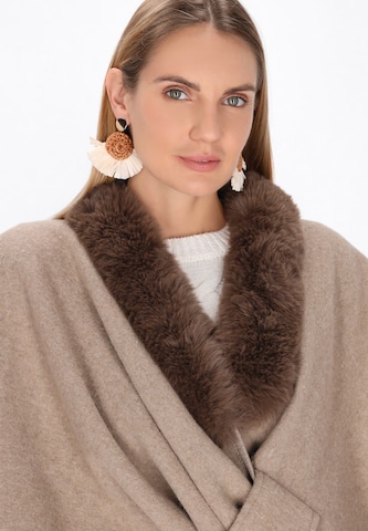 Cape usha FESTIVAL en beige