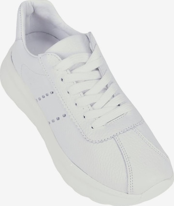 Desa Sneakers 'Plattformtrainer' in White: front