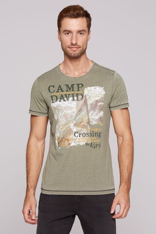 CAMP DAVID Bluser & t-shirts i grøn: forside