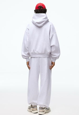 Tapered Pantaloni di Bershka in grigio