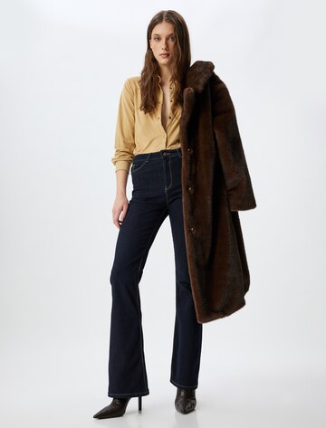 Koton Flared Jeans in Blauw