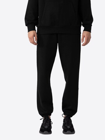 4F Zúžený Sportovní kalhoty – černá: přední strana