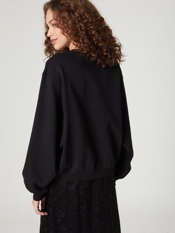 A LOT LESS Sweatshirt 'Haven' in Black