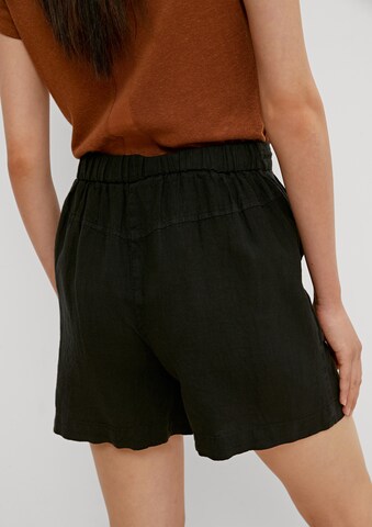 COMMA Regular Shorts in Schwarz