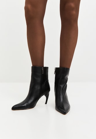 CESARE GASPARI Bootie in Black