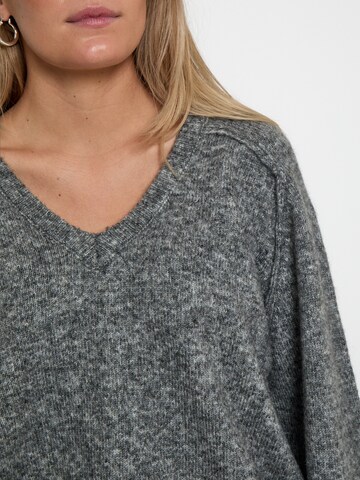 Peppercorn - Top 'Tirna' em cinzento