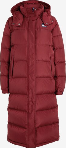 Tommy Jeans Winter Coat 'Alaska' in Red: front
