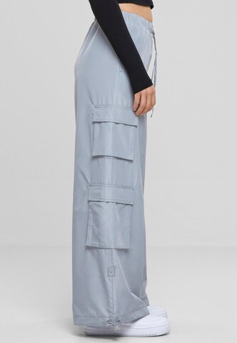 Wide leg Pantaloni cargo di Urban Classics in grigio