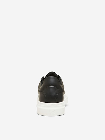 SELECTED HOMME Sneakers in Black