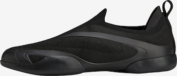 juoda ADIDAS BY STELLA MCCARTNEY Sportiniai batai 'Taekwondo': priekis
