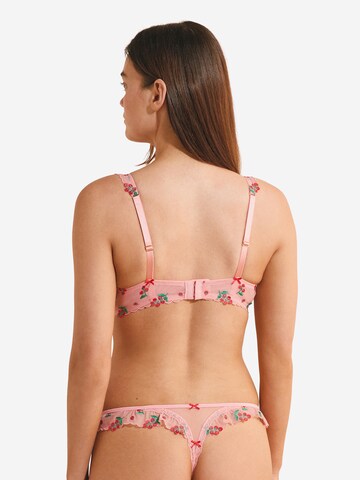 T-shirt Reggiseno 'Tomato Love' di ETAM in rosa