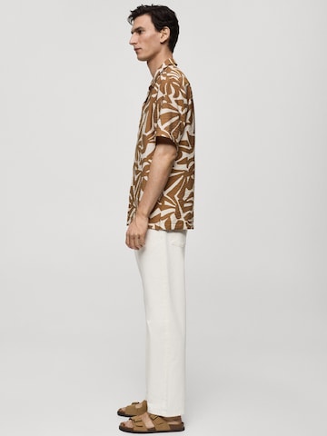 MANGO MAN Comfort fit Overhemd 'Esvedra' in Bruin