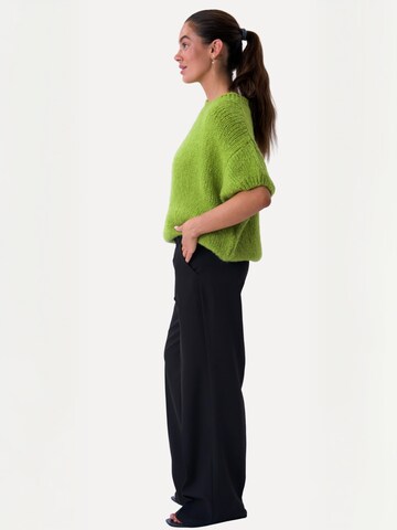 Pullover 'Chloe' di TEESHOPPEN in verde: lato