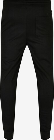 Tapered Pantaloni de la SOUTHPOLE pe negru