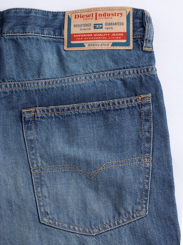 DIESEL - Loosefit Calças de ganga '2001 D-MACRO LIGHT & SUPERSOFT' em azul
