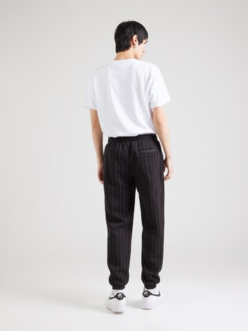 Nike Sportswear Tapered Trousers 'CLUB' in Black