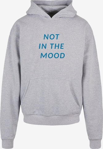 Merchcode Sweatshirt 'NITM - Italic' in Grijs: voorkant