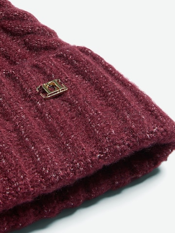 Căciulă de la Lipsy pe roșu