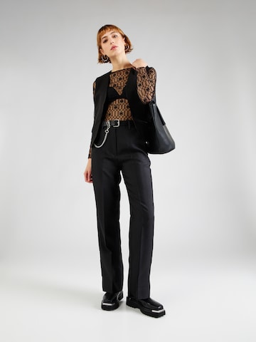 Regular Pantalon à plis 'Elegance' SECOND FEMALE en noir