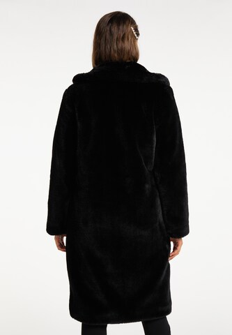 faina Between-Seasons Coat in Black