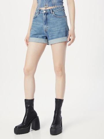 Monki Regular Shorts in Blau: predná strana