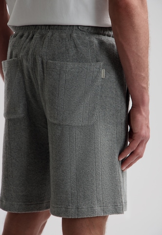 Dstrezzed Regular Shorts 'Logan' in Grau