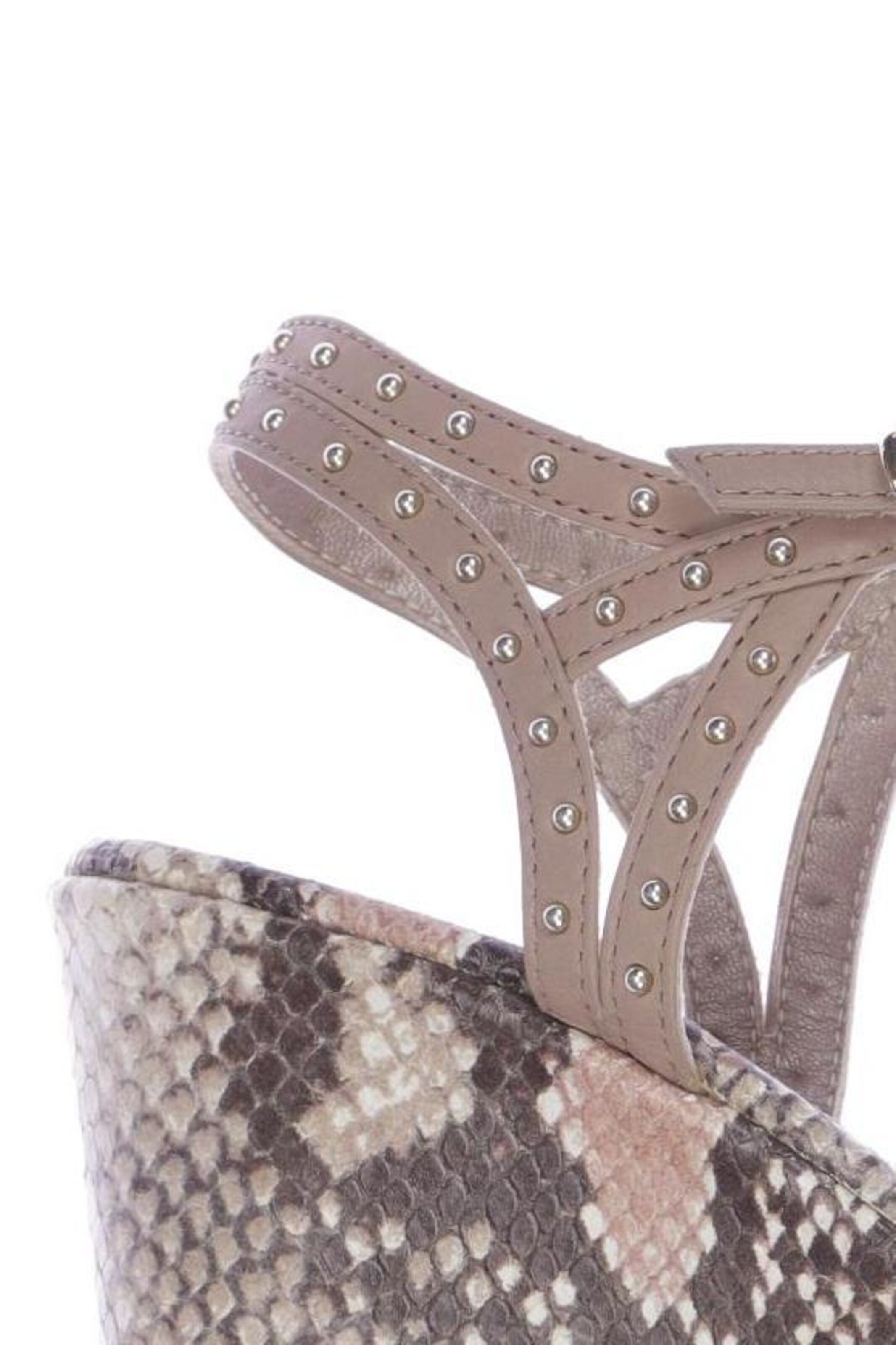 AGL Attilio Giusti Leombruni Sandals & High-Heeled Sandals in 37 in Beige