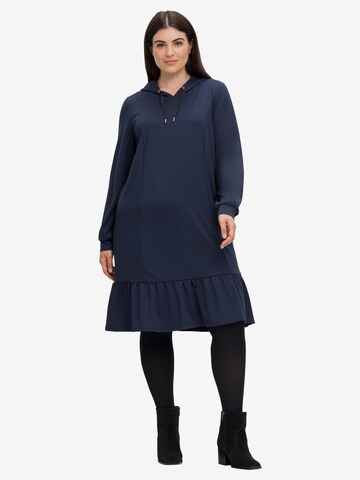 SHEEGO Kleid in Blau