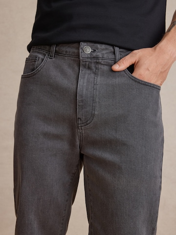 DAN FOX APPAREL - regular Vaquero 'Rico' en gris