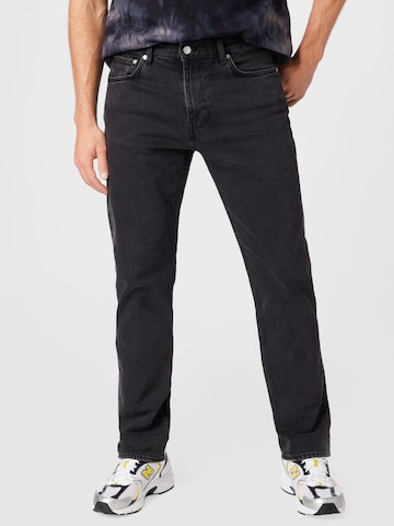 WEEKDAY Regular Jeans 'Easy Poppy' i svart: framsida
