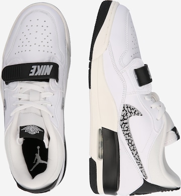 Sneaker bassa 'Air Jordan Legacy 312' di Jordan in bianco