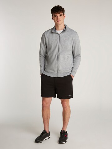 Tommy Jeans Collegetakki värissä harmaa