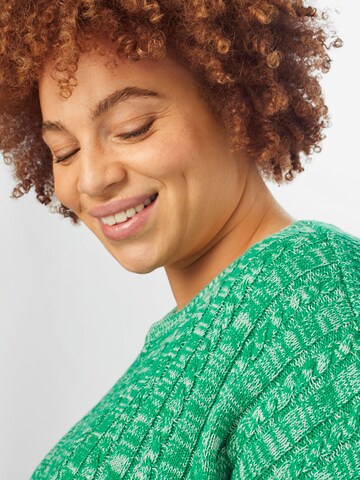 Pullover 'Riley' di Cotton On Curve in verde