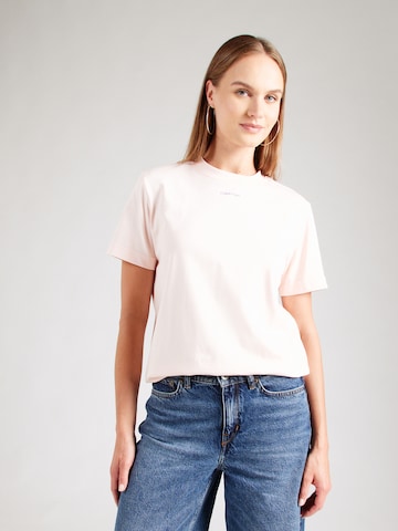 Calvin Klein Jeans T-shirt '20s CLASSIC' i rosa: framsida