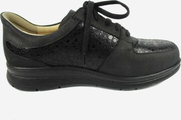 Finn Comfort Lace-Up Shoes in Black