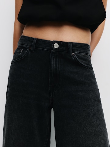 Wide leg Jeans de la Pull&Bear pe negru
