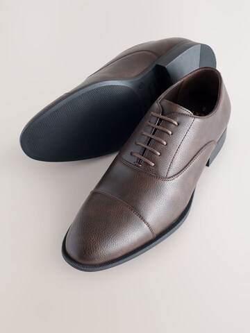 Chaussure à lacets Next en marron