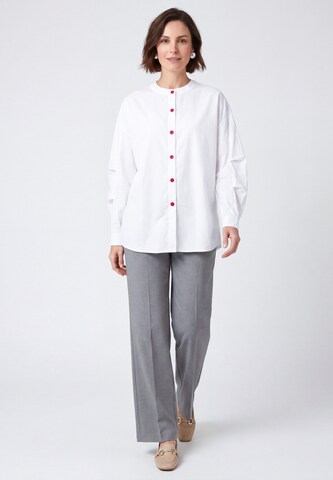 Usha - Blusa en blanco