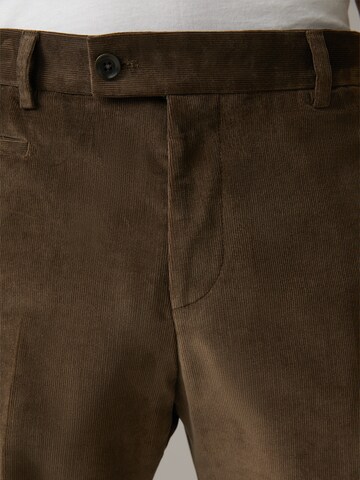STRELLSON Loose fit Pleated Pants ' Luc ' in Brown